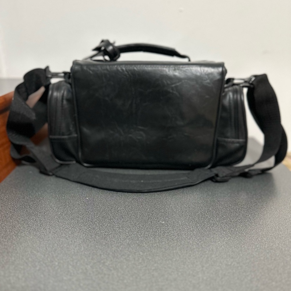 Ambico Signature Series Padded Camera Gear Camcorder Bag VHS-C/8mm (V-4465) - Picture 2 of 10